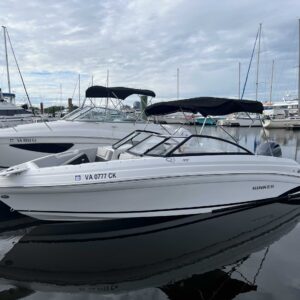 2019 Rinker Q3 Bowrider, Boat for Sale