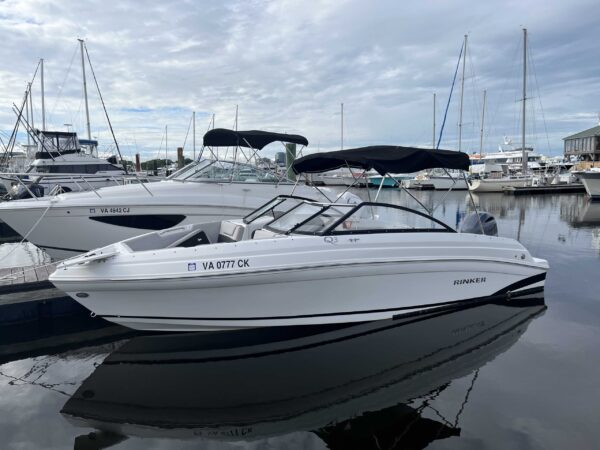 2019 Rinker Q3 Bowrider, Boat for Sale