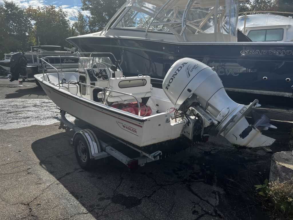 2002 Glastron GX 205 Ski and Wakeboard boat, Boat for Sale